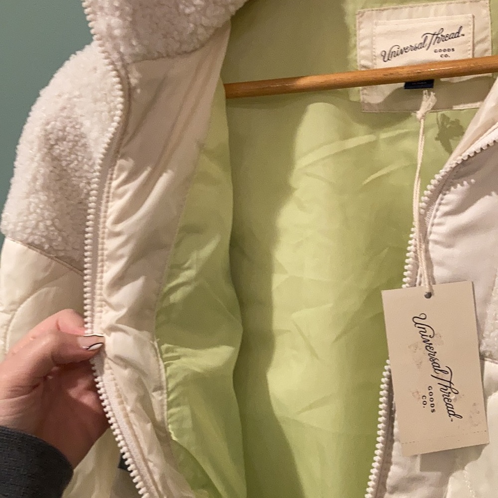 Universal Tread Jacket - Picture 6 of 7